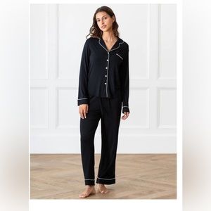 Cozy Earth set. Top size L, pant size XL. Black classic bamboo great condition.